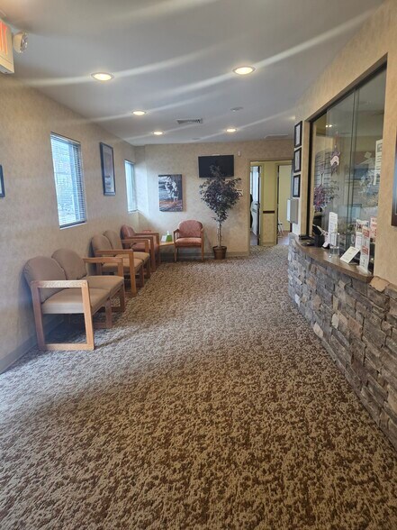 More Photos Of 90 N Claude a Lord Blvd, Pottsville Storefront Retail Office For Sale