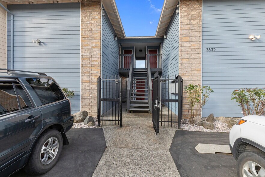 More Photos Of 3332 Chandler St, Tacoma Apartments For Sale