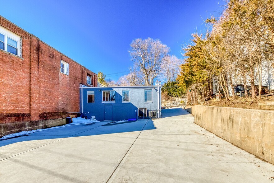 More Photos Of 135 Haven Ave, Port Washington Office For Lease