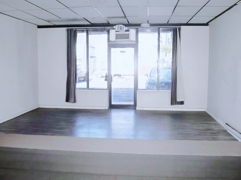 More Photos Of 126-148 W Saint Joseph St, Easton Storefront Retail Office For Lease