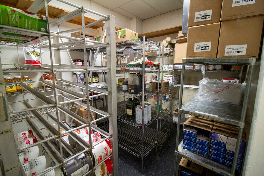 More Photos Of 5402 Portage Rd, Portage Restaurant For Lease