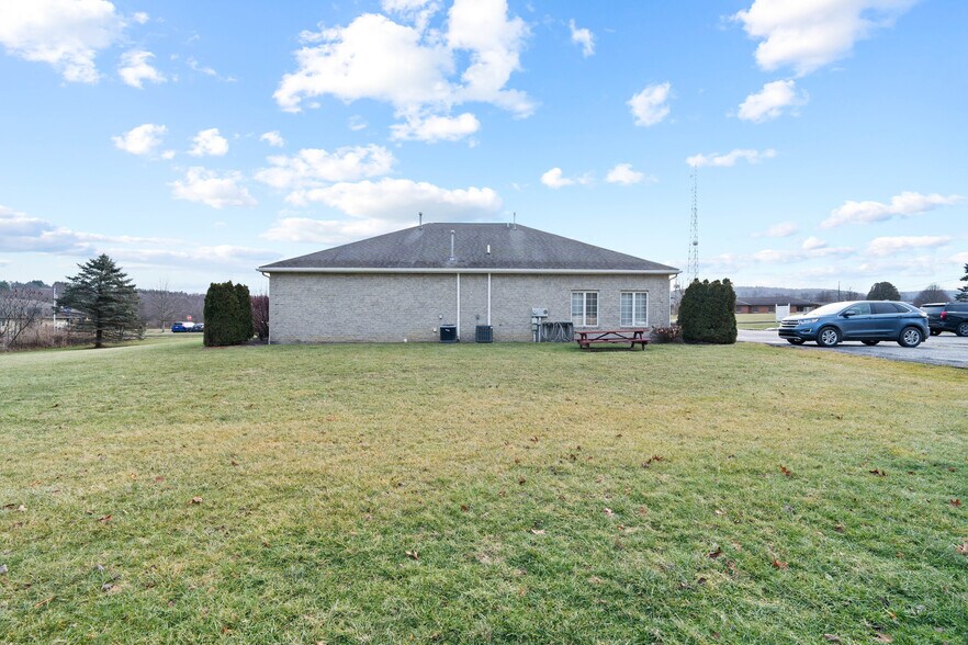 More Photos Of 900 Leonard St, Clearfield Office For Lease