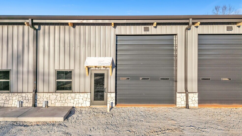 More Photos Of 3828 101 hwy, Greer Industrial For Lease