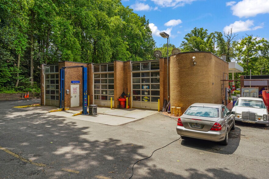 More Photos Of 11410 N Shore Dr, Reston Service Station For Sale