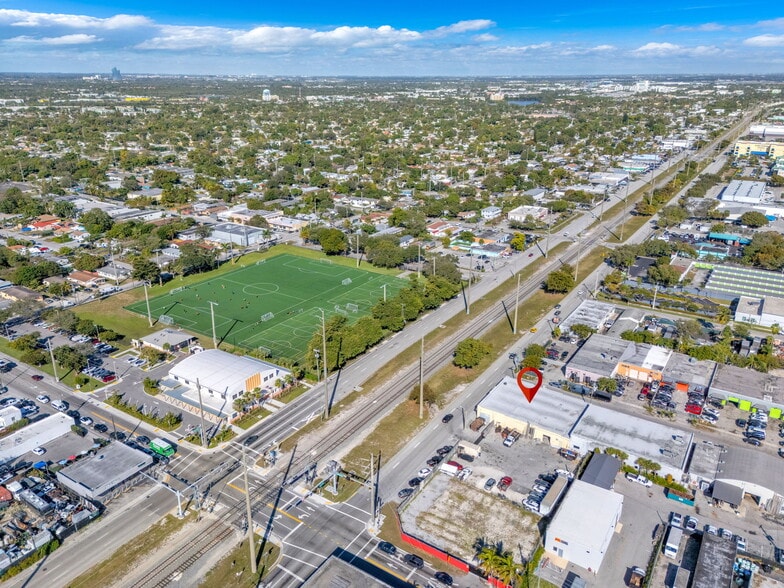 More Photos Of 921 N 21st Ave, Hollywood Service For Lease