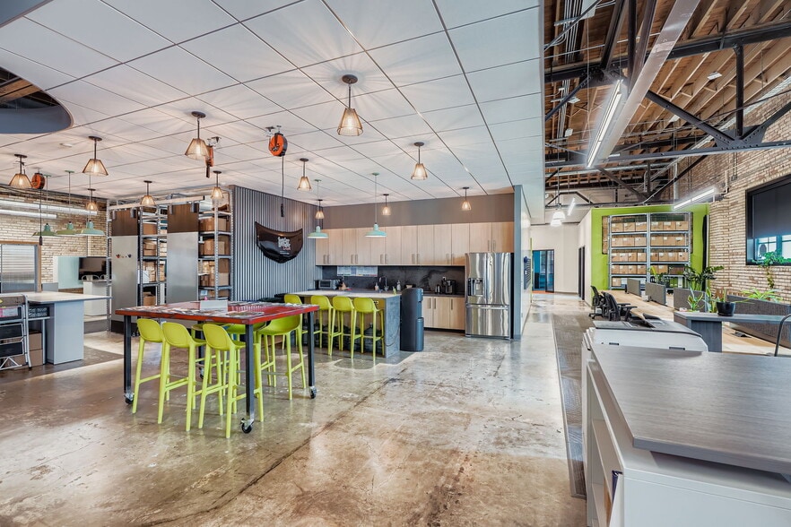 More Photos Of 571 Snelling Ave N, Saint Paul Office For Sale