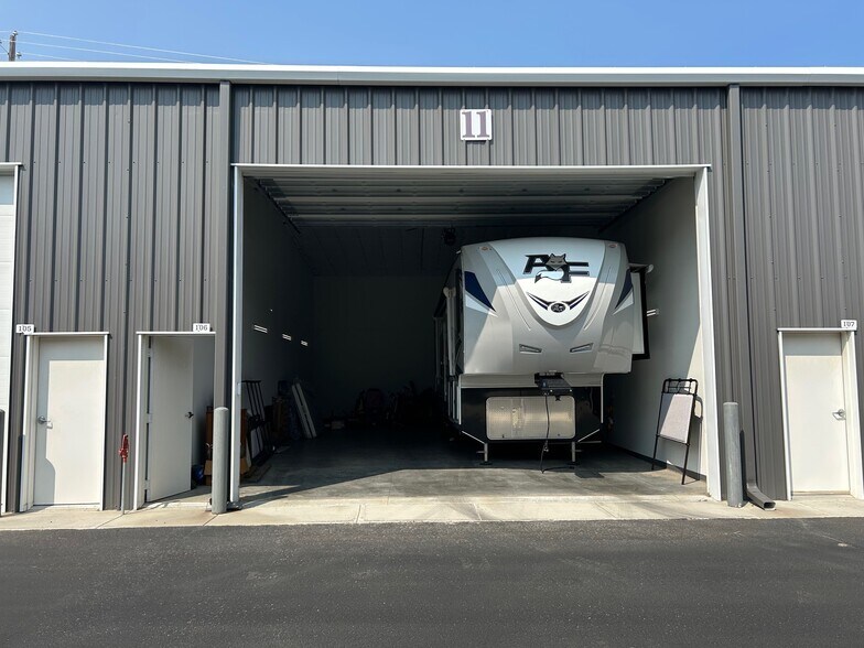 More Photos Of 2140-2162 E Summersweet Dr, Boise Self Storage For Sale