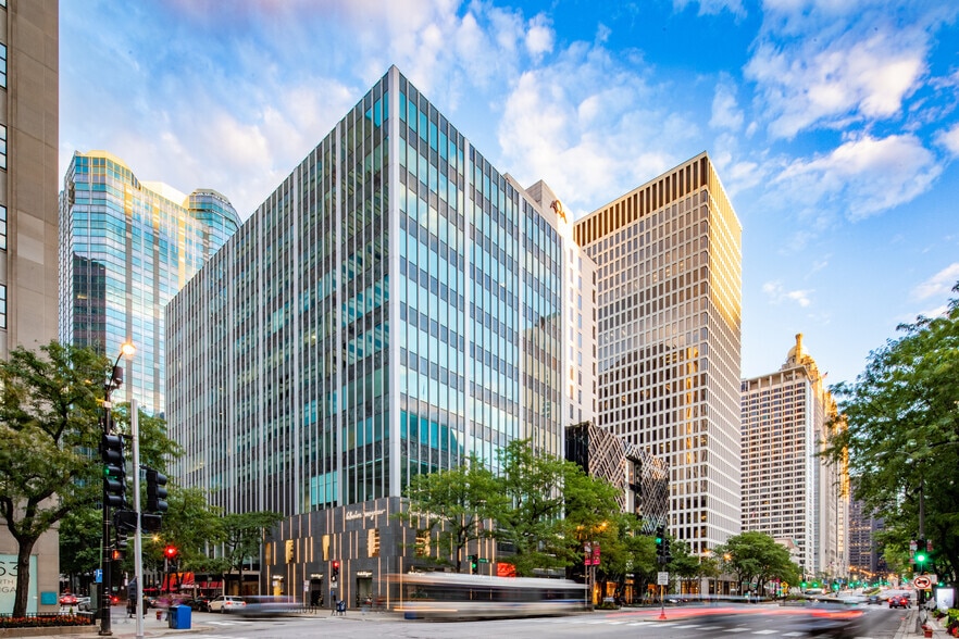 More Photos Of 645 N Michigan Ave, Chicago Office For Lease