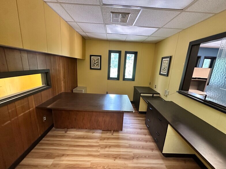 More Photos Of 106 Nate Whipple Hwy, Cumberland Office For Lease