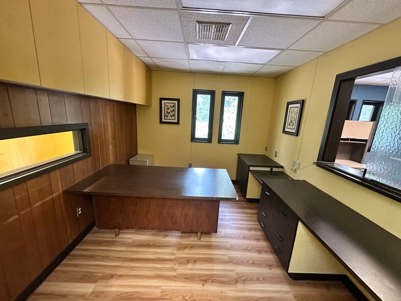 More Photos Of 106 Nate Whipple Hwy, Cumberland Office For Lease