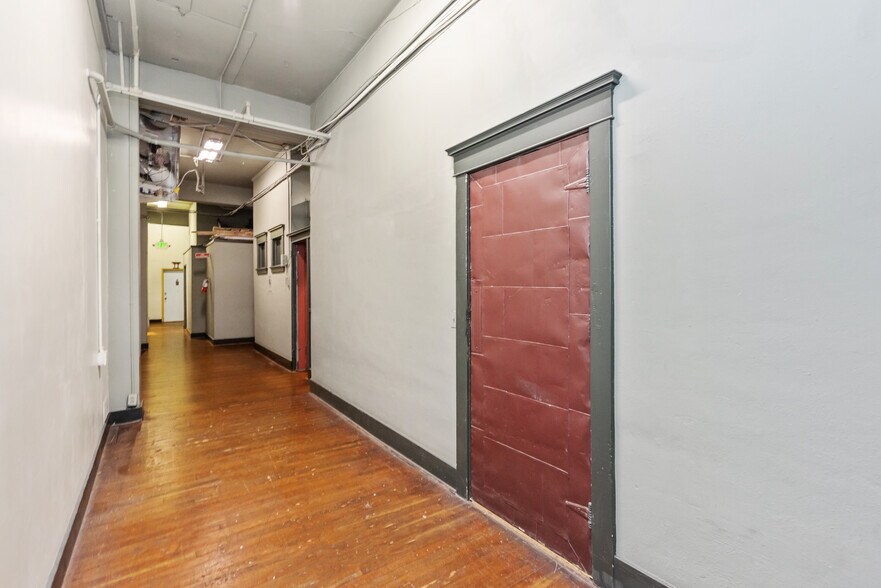 More Photos Of 1205 E Pike St, Seattle Loft Creative Space For Lease