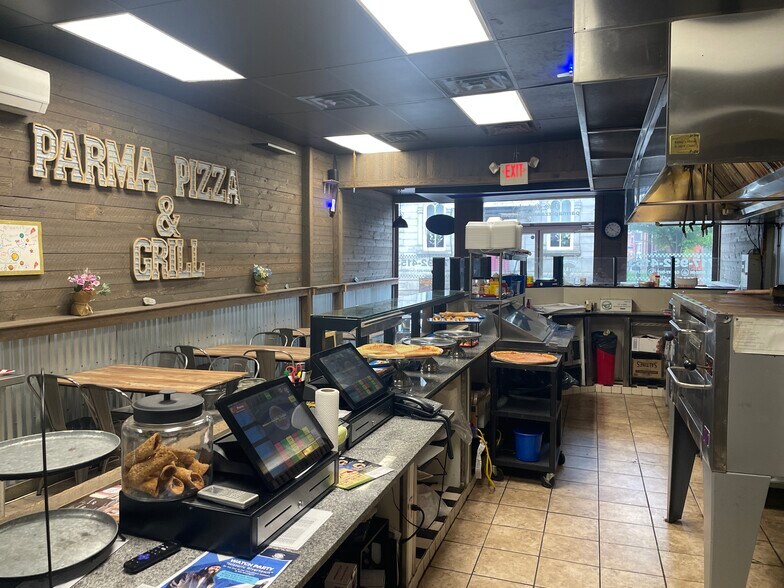 More Photos Of 232 Locust St, Columbia Storefront Retail Residential For Sale