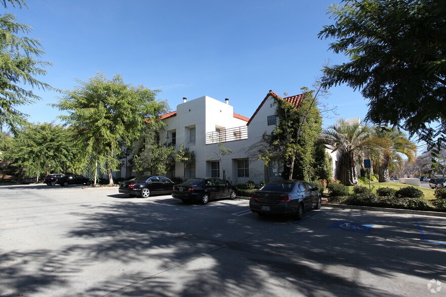 More Photos Of 30497 Canwood St, Agoura Hills Office For Lease