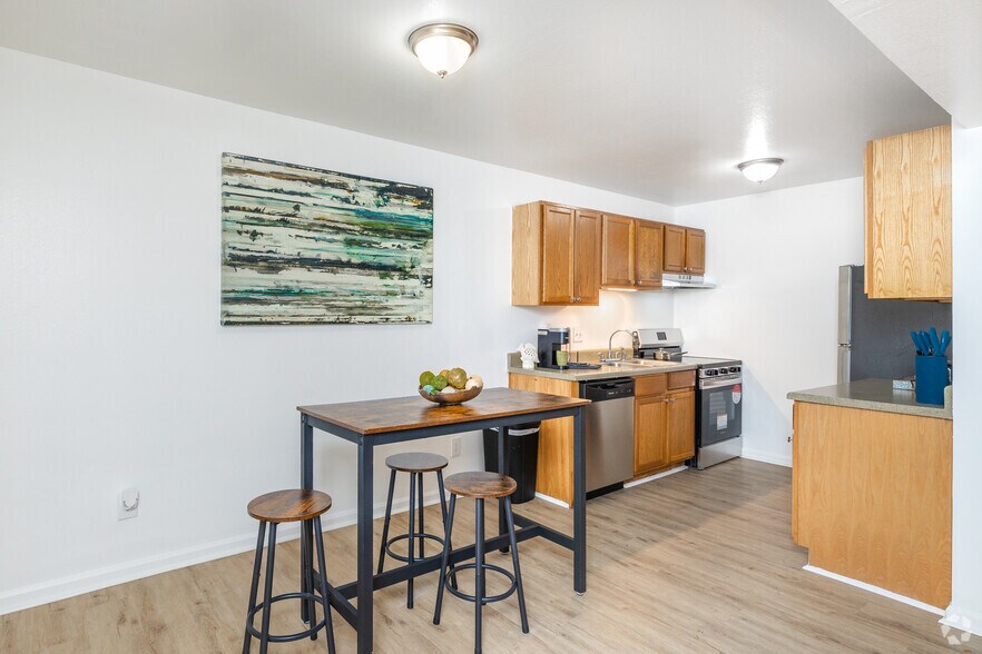 More Photos Of 4600 Twin Oaks Dr, Pensacola Apartments For Sale