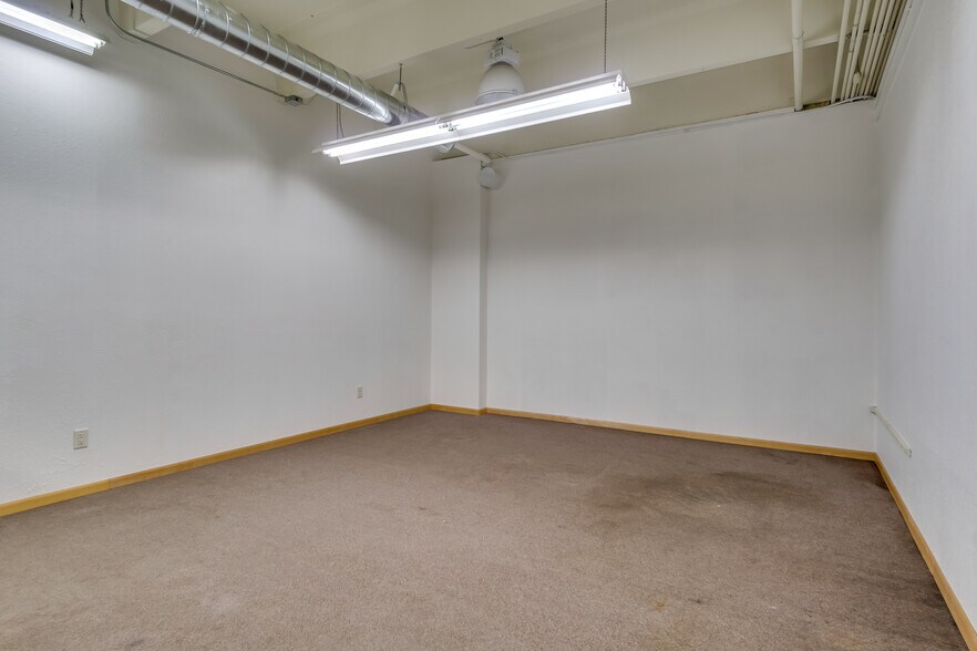 More Photos Of 2734-2751 London Rd, Eau Claire Storefront Retail Office For Sale