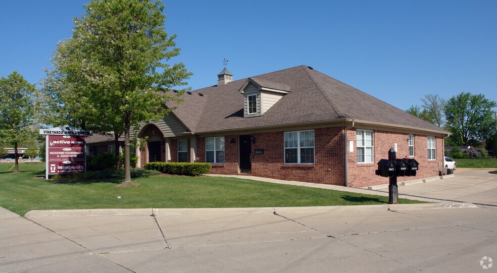 Primary Photo Of 5995-6015 19 Mile Rd, Sterling Heights Medical For Lease