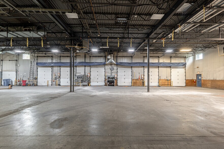More Photos Of 60 Rue Sheard, Coaticook Industrial For Sale