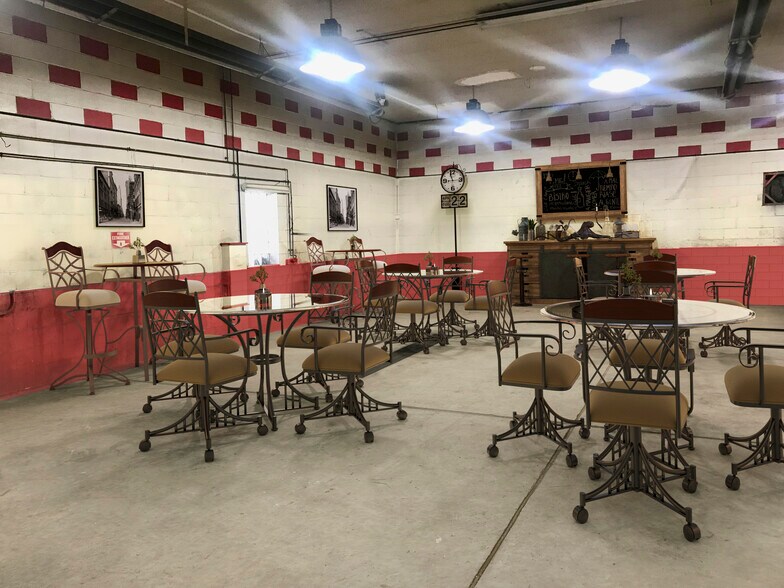 More Photos Of 331 Jones St, Verona Showroom For Sale