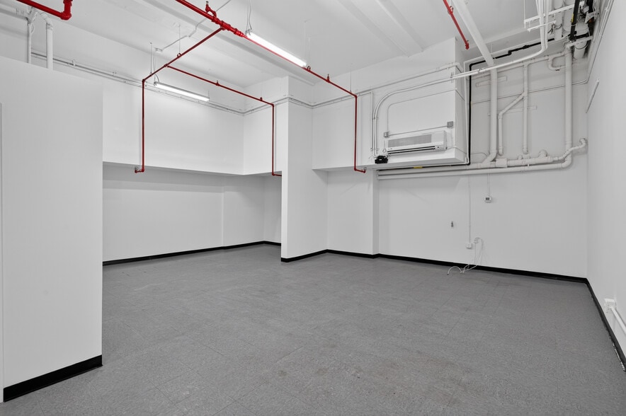 More Photos Of 356 Broadway, New York Apartments For Sale