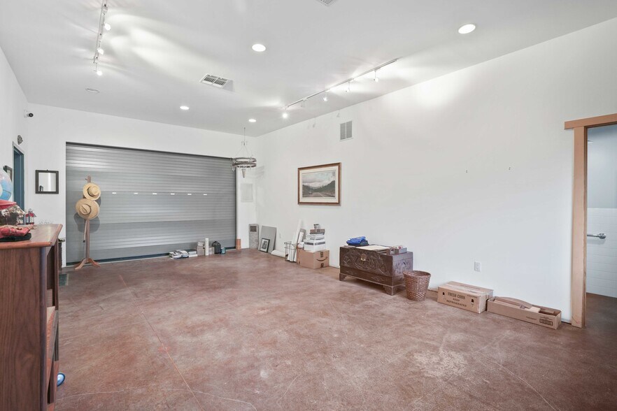 More Photos Of 3212 Mt Pinos Way, Frazier Park Light Manufacturing For Sale