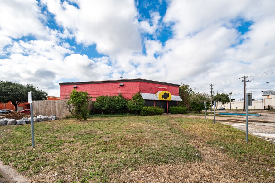 More Photos Of 11950 Kurland Dr, Houston Restaurant For Sale