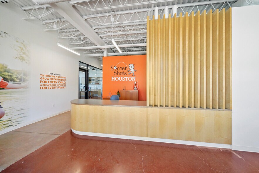 More Photos Of 121 St Emanuel St, Houston Flex For Sale