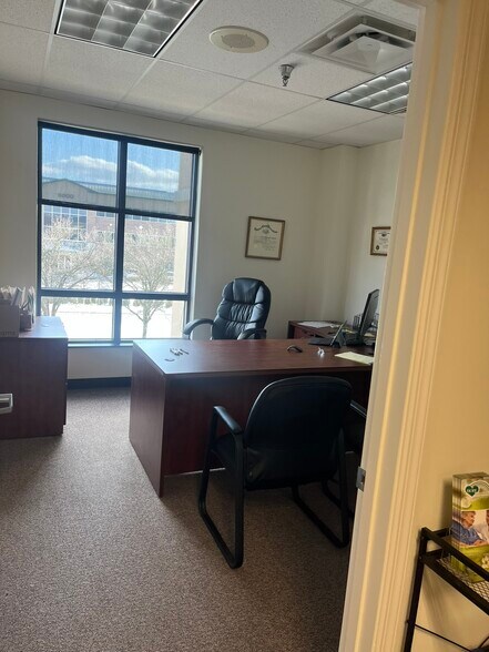 More Photos Of 7500 Brooktree Rd, Wexford Medical For Lease