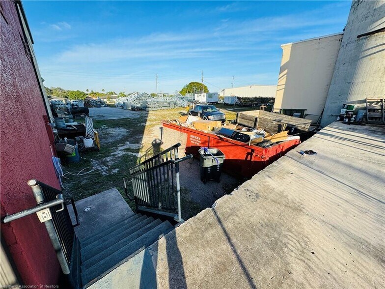 More Photos Of 110-112 W Interlake Blvd, Lake Placid Warehouse For Sale
