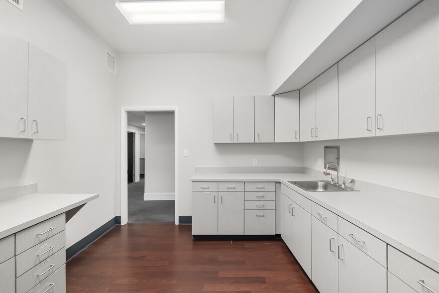 More Photos Of 1014 NW 57th St, Gainesville Medical For Lease