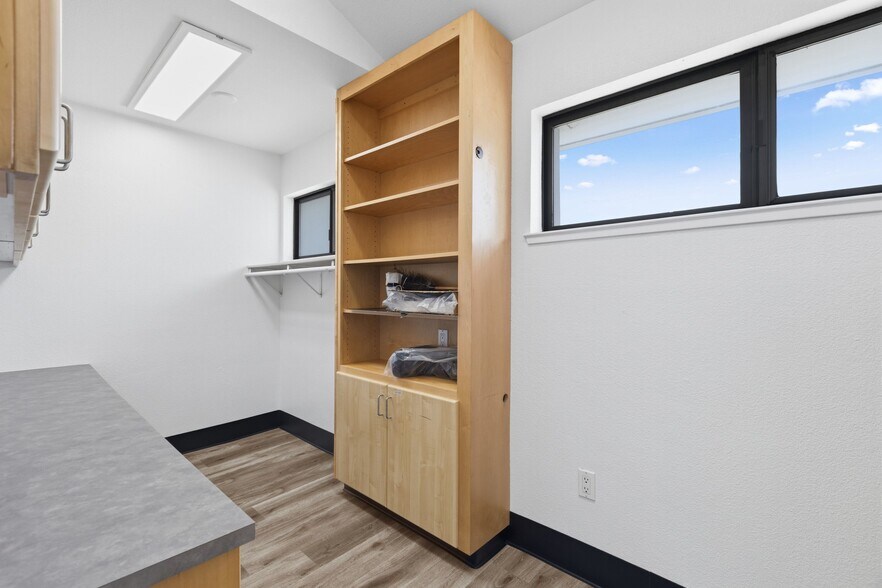 More Photos Of 47 Penny Ln, Watsonville Medical For Sale