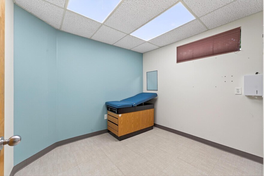 More Photos Of 220 N Westmonte Dr, Altamonte Springs Medical For Lease