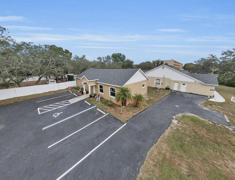 More Photos Of 11748 La Madera Blvd, Port Richey Office For Sale