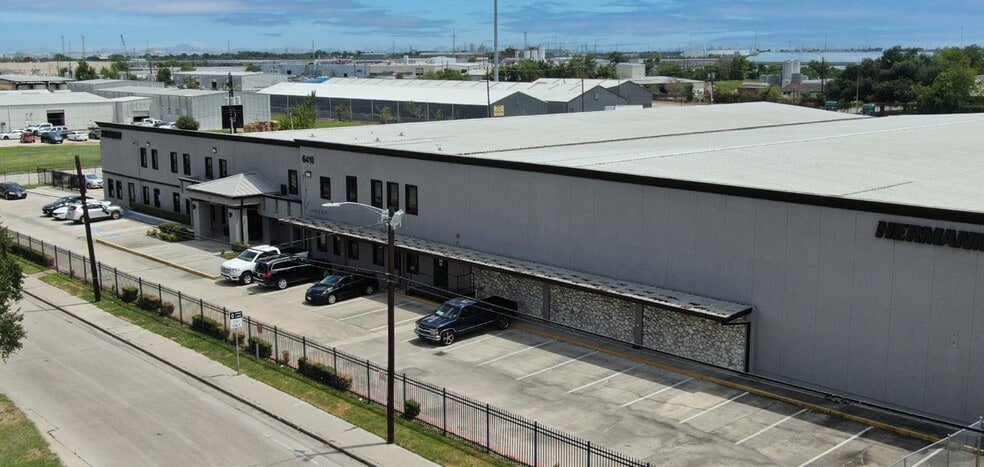 Primary Photo Of 6410 Cavalcade St, Houston Manufacturing For Sale