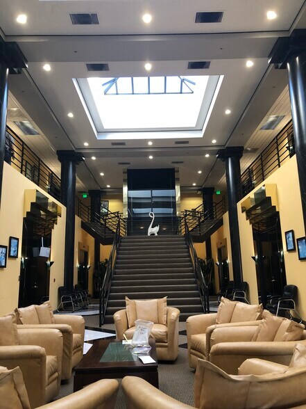 More Photos Of 3434 Midway Dr, San Diego Medical For Sale