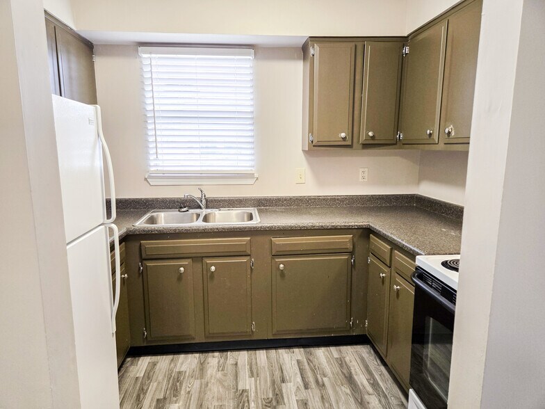 More Photos Of 3146 Commander Dr, Louisville Apartments For Sale