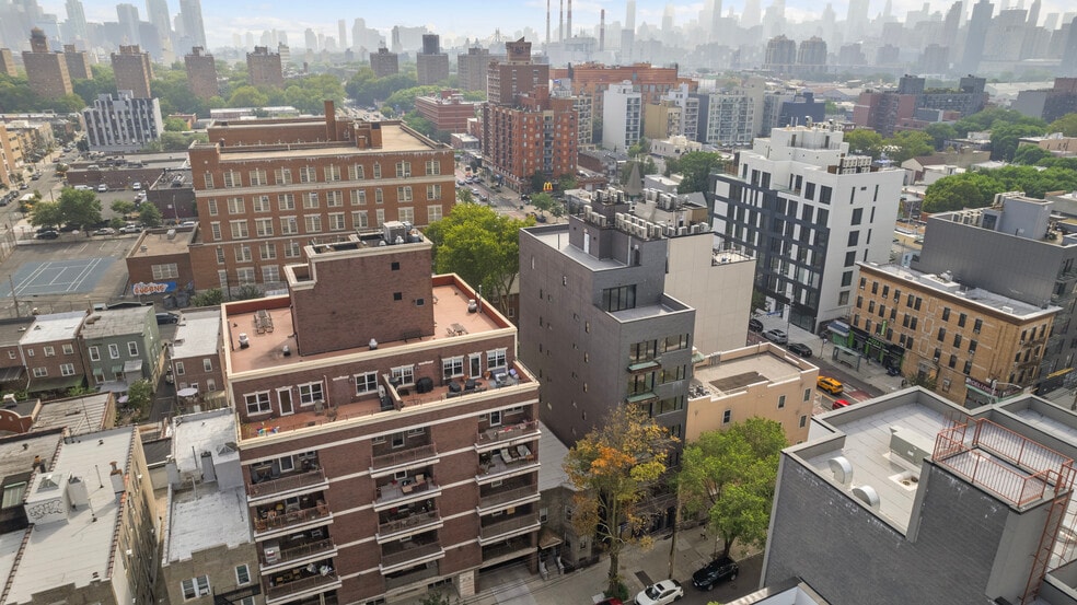 More Photos Of 21-12 31st ave, Astoria Apartments For Sale