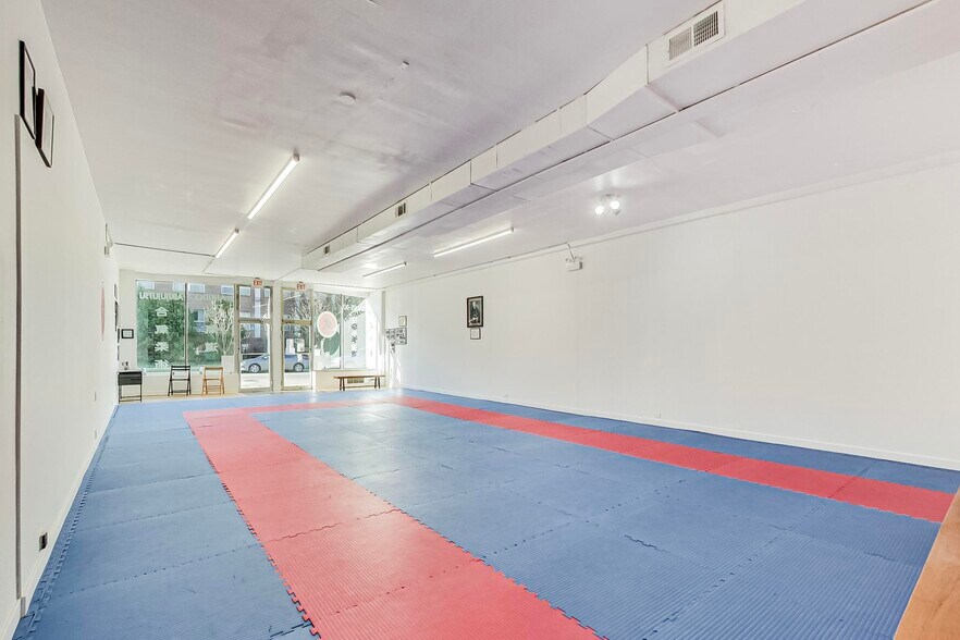 More Photos Of 2628-2634 W Touhy Ave, Chicago Storefront Retail Office For Lease