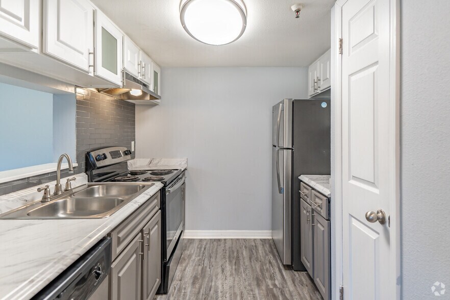 More Photos Of 4610 N Armenia Ave, Tampa Apartments For Sale