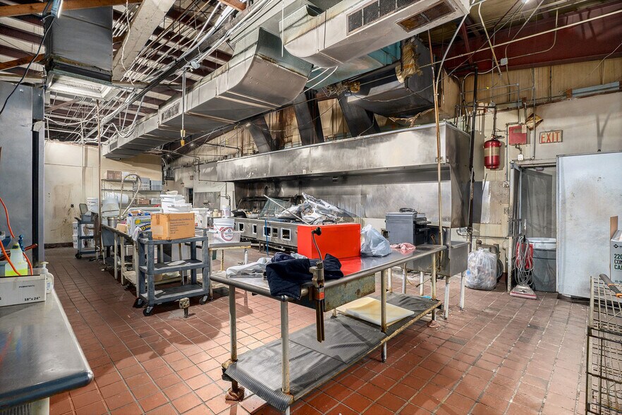 More Photos Of 2320 S Dort Hwy, Flint Restaurant For Sale