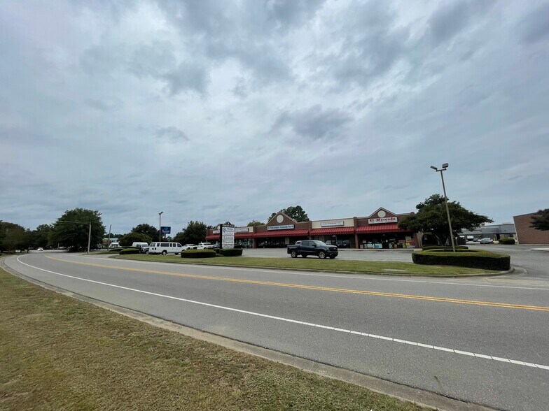 More Photos Of 1219-1221 Parkway Dr, Goldsboro Land For Sale