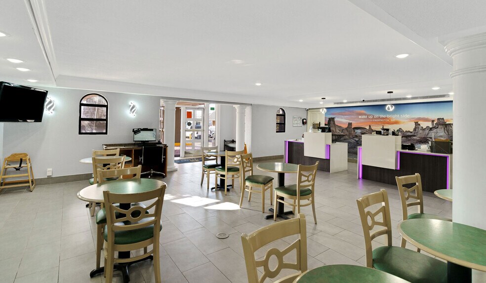 More Photos Of 675 Scott Ave, Farmington Hotel For Sale