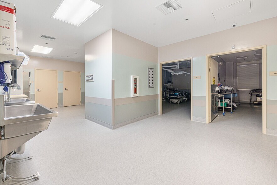 More Photos Of , Indio Office For Sale