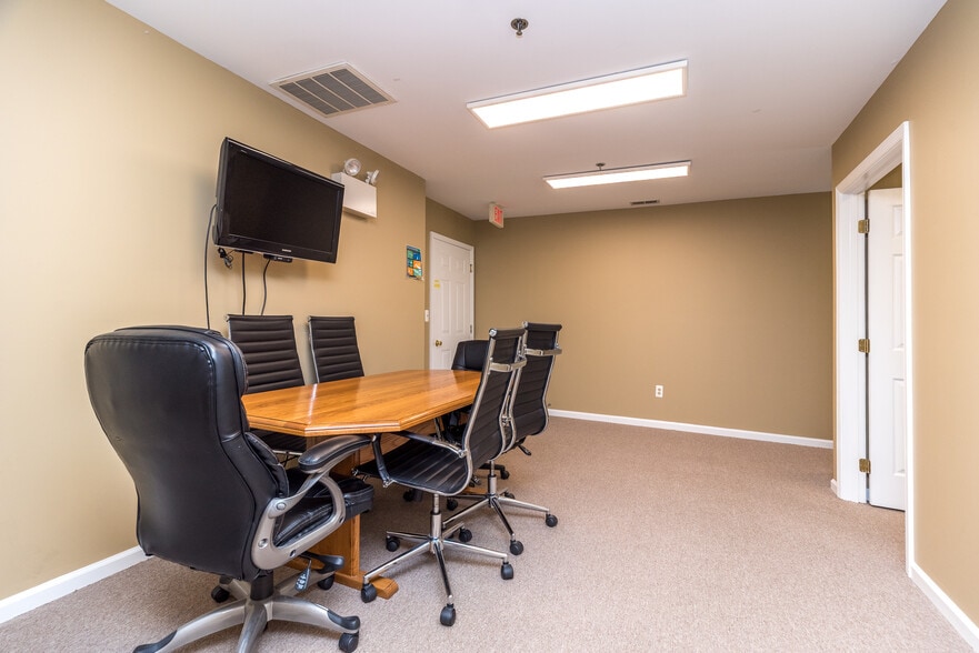 More Photos Of 2370 York Rd, Jamison Office For Sale