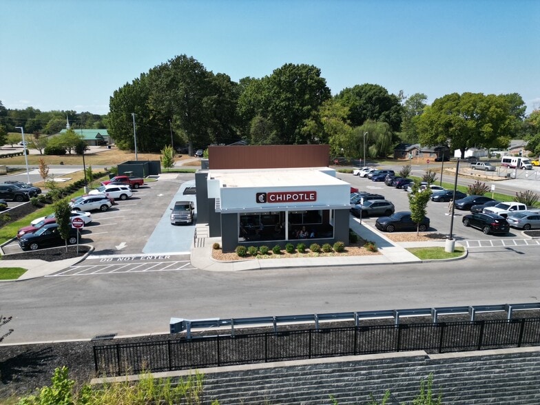 Primary Photo Of 1806 Fort Campbell Blvd, Clarksville Fast Food For Sale