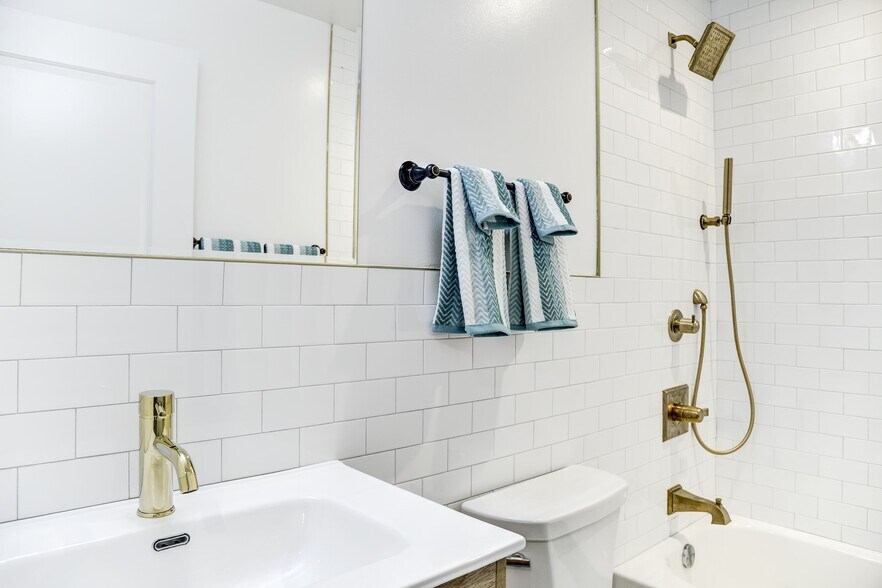 More Photos Of 1122 Bladensburg Rd NE, Washington Apartments For Sale