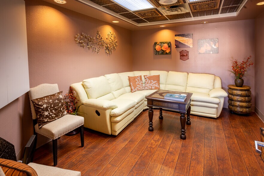 More Photos Of 1227 Bridge St, Yuba City Office For Sale