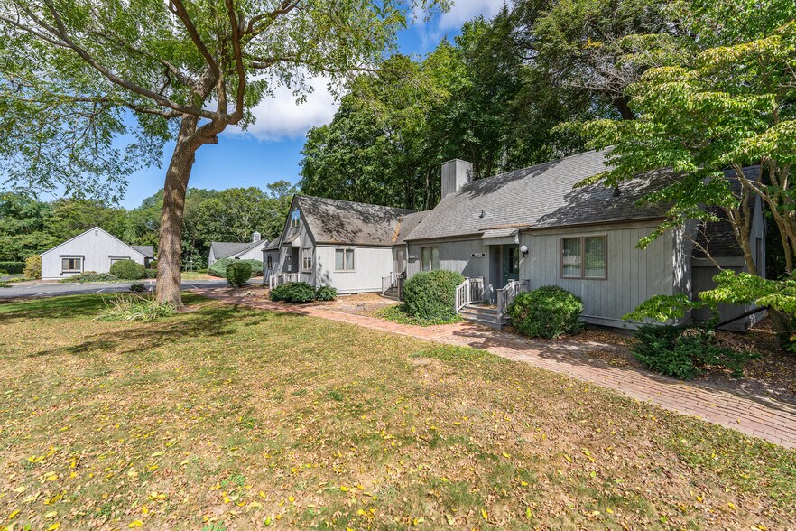 More Photos Of 508 Main Rd, Riverhead Medical For Sale