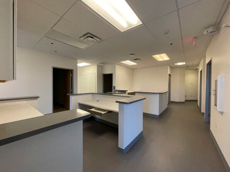 More Photos Of 1760 E Pecos Rd, Gilbert Medical For Lease