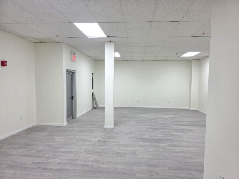 More Photos Of 111 Bank St, Waterbury Apartments For Sale