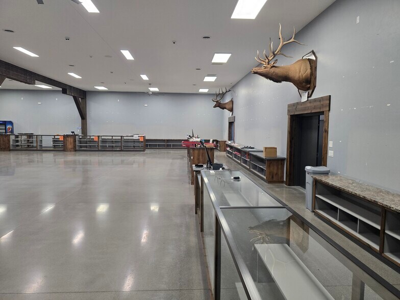 More Photos Of 870 N 2nd E, Rexburg General Retail For Lease